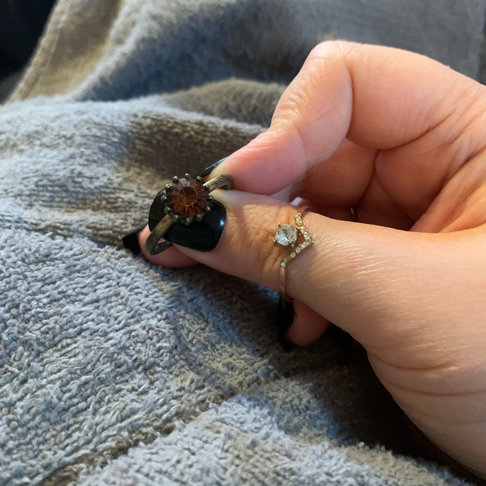 Size 11 torrid ring with red stone
